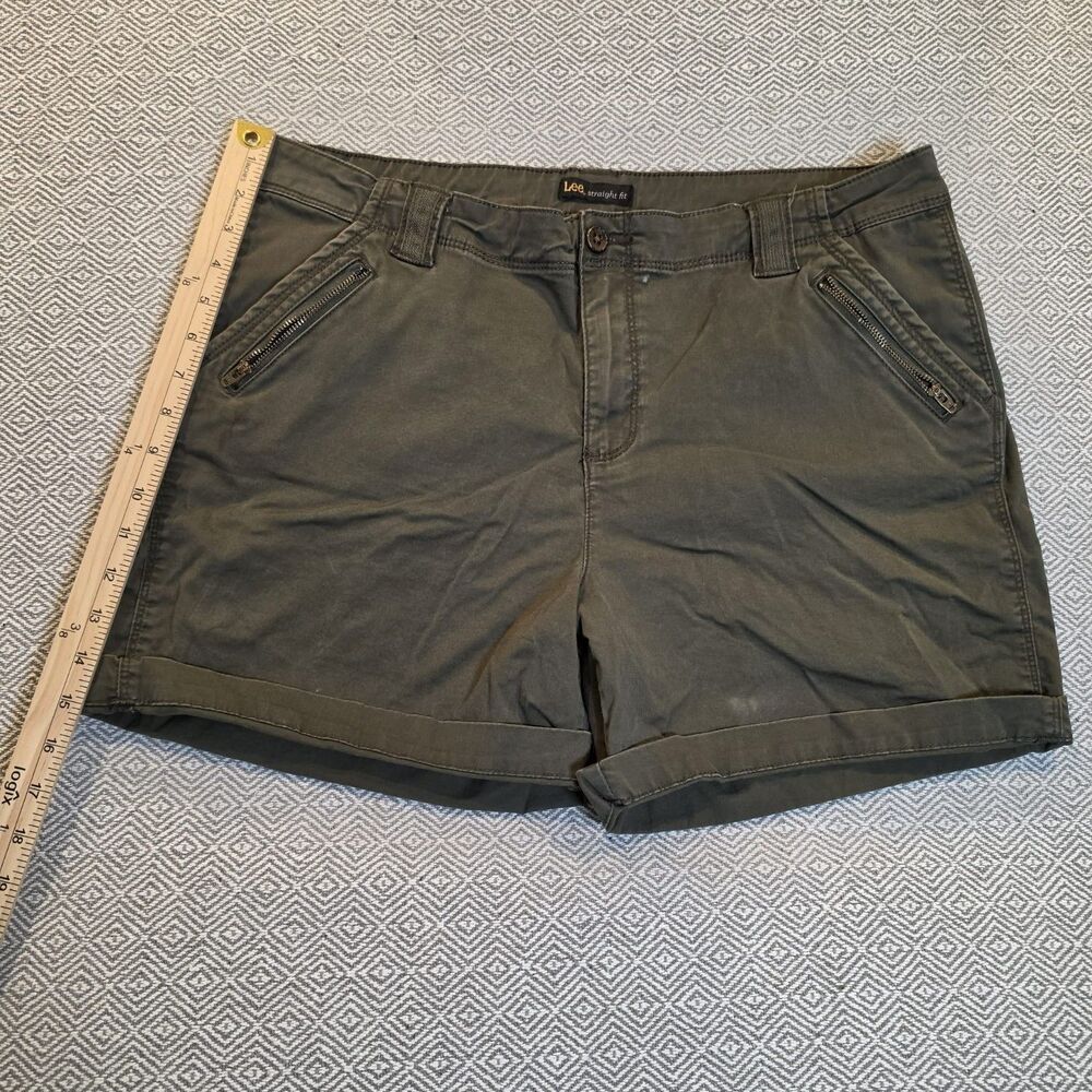 Lee Women’s Olive Green Straight Fit Utility Shorts Cuffed Zip Pockets Size 16